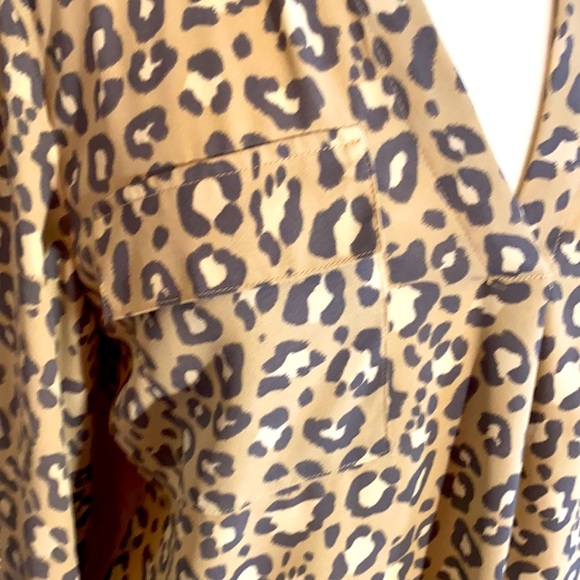 A New Day cheetah medium blouse - Picture 3 of 7